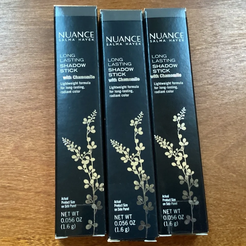 NUANCE SALMA HAYEK Long Lasting Shadow Stick with Chamomile, Sparkling Charcoal